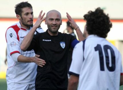 SERIE D, GIRONE F: GRANDE RIMONTA SAMB. NEL GIRONE E PARI VITERBESE. CROLLO FLAMINIA