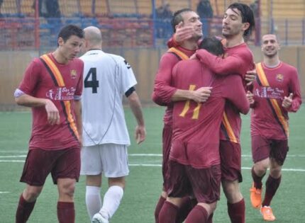 NEANCHE LA PIOGGIA FERMA L’INARRESTABILE CAVALCATA DELLA LUPA CASTELLI ROMANI