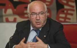 LA PROPOSTA DI TAVECCHIO: “SEI DIVENTATO MAGGIORENNE? HAI TRE MESI PER SVINCOLARTI”