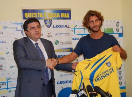 UN GRANDE FROSINONE ESPUGNA IL CURI DI PERUGIA E VOLA IN TESTA