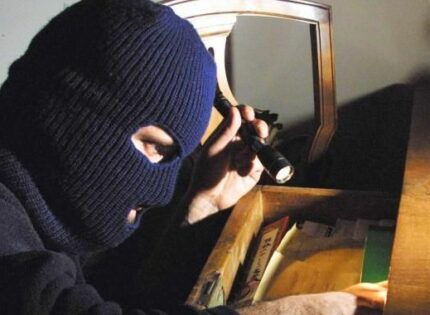 CIVITAVECCHIA, ALTRA TEGOLA: SVALIGIATO IL FATTORI, RUBATO IL MATERIALE TECNICO