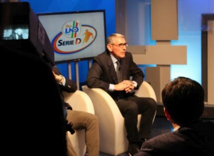STASERA GRANDE PUNTATA DI CALCIO D’ANGOLO….RETE ORO SKY 897 ORE 22,30 VI ASPETTIAMO….