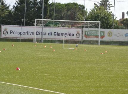 CITTA’ DI CIAMPINO, LA JUNIORES TRAVOLGE IL PIBE DE ORO. COLANTUONI: “VOGLIAMO CHIUDERE TRA LE PRIME”