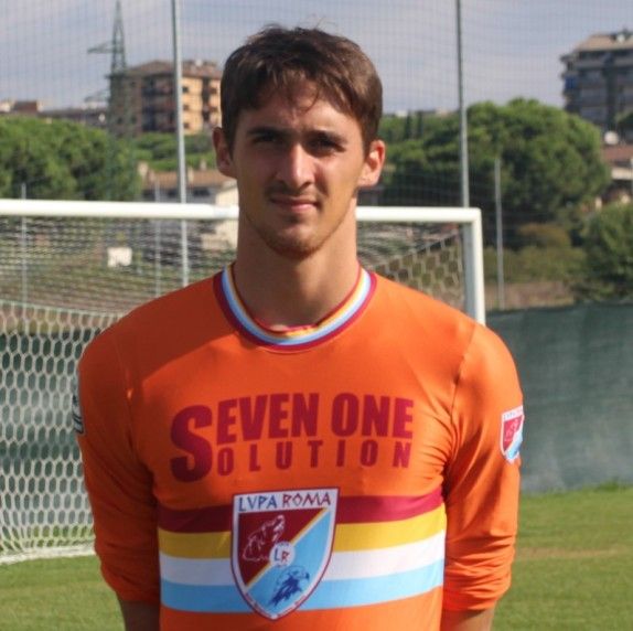 LECCESE SBLOCCA IL MATCH, “SUPERMAN” ROSSI PAREGGIA AL 93’: LA LUPA ROMA FA 2-2 CON IL MESSINA