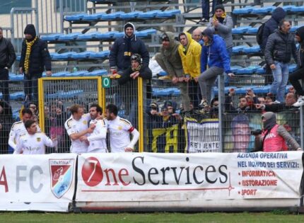 DI CARMINE (2) E CASERTA METTONO AL TAPPETO LA LUPA ROMA: AL QUINTO RICCI VINCE LA JUVE STABIA E TORNA AL 3° POSTO
