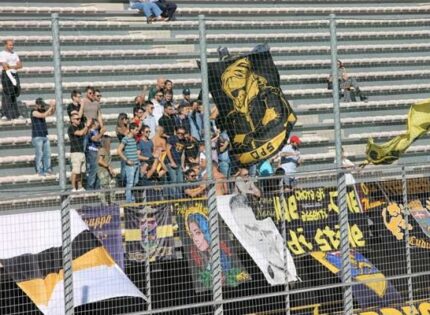La Viterbese vince a Carrara e si conferma al secondo posto