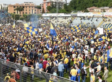 APOTEOSI FROSINONE!! CIOCIARI IN SERIE A!!