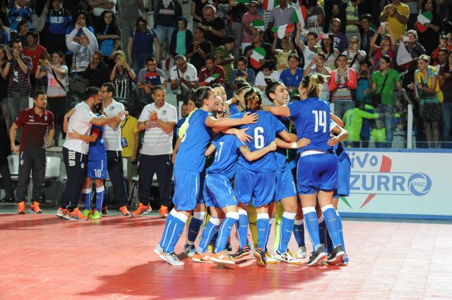 IL DEBUTTO DELLA NAZIONALE FEMMINILE E’ UN TRIONFO: 5-0 ALL’UNGHERIA E  SPETTACOLO AL FORO ITALICO