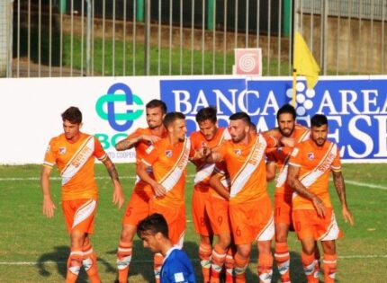 CAPELLO RISPONDE A LECCESE, TERMINA 1-1 LA SFIDA TRA PRATO E LUPA ROMA