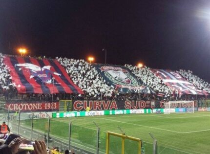 IL ROMANO RICCI CONSEGNA AL CROTONE LA VETTA DELLA SERIE B