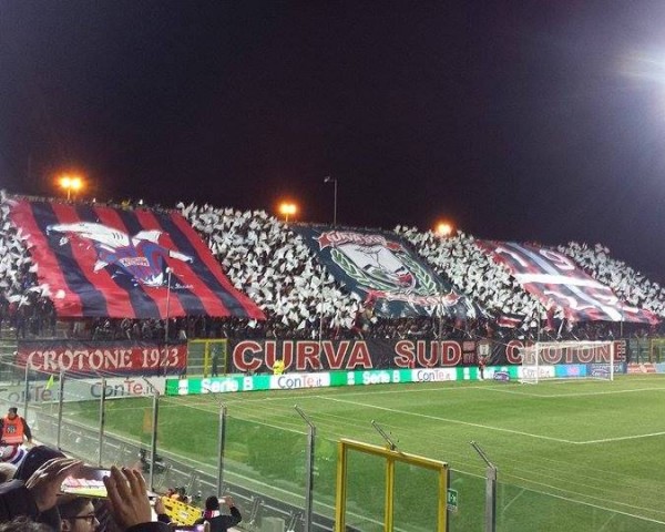 IL ROMANO RICCI CONSEGNA AL CROTONE LA VETTA DELLA SERIE B