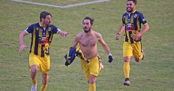 Bernardo e Belcastro si riprendono la Viterbese: al Rocchi finisce 3 – 2 per i gialloblu