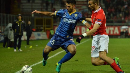 Nel turno infrasettimanale il Frosinone pareggia 1-1 a Perugia
