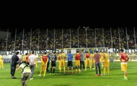 Frosinone eliminato dai play-off! Il Carpi passa al Matusa in 9 contro 11