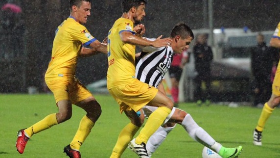 Frosinone, festa grande al 94°: Ascoli sconfitto grazie al gol di Torrenova