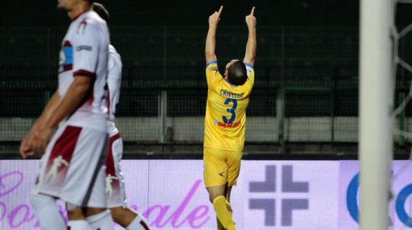 Il Frosinone batte il Cittadella (2-1) e mantiene la vetta della classifica