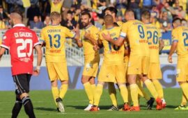 Frosinone, poker alla Pro Vercelli e primato in classifica