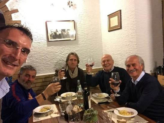 Fasciani Story: metti una sera a cena con il Cavaliere, quattro amici ed un buon bicchiere di vino…