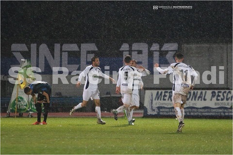 Racing Fondi, i ragazzi di Mattei espugnano Bisceglie all’inglese grazie alle reti di Corvia e Corticchia