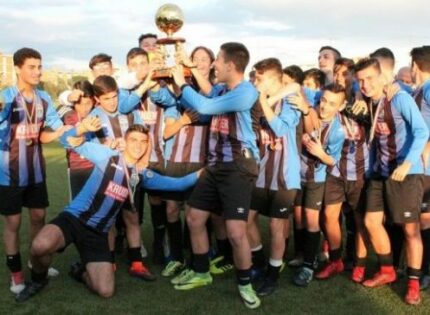 I Memorial Tersigni, il Civitavecchia alza al cielo il trofeo nel ricordo di Umberto