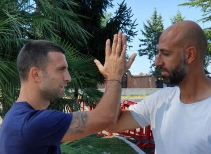 Corneto Tarquinia-Civitavecchia, è sfida nella sfida tra Palermo e Toscano. Il centrocampista: “Segniamo entrambi, ma vinciamo noi”. Il bomber: “Ve lo dico io come finisce…”