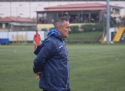 Ladispoli, Zeoli è pragmatico: “Non dobbiamo guardare la classifica, il mercato ha portato i calciatori giusti”