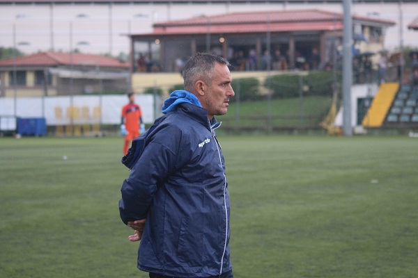 Ladispoli, Zeoli è pragmatico: “Non dobbiamo guardare la classifica, il mercato ha portato i calciatori giusti”