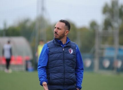 Grifone, il mister dell’Under 15 Maffei: “Siamo partiti forte e non vogliamo fermarci. Da campioni in carica proveremo a difendere il titolo con tutto noi stessi”