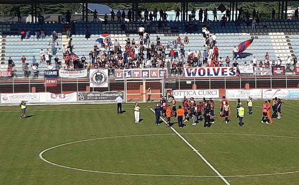Campobasso è festa grande: 2-1 a Rieti, i molisani tornano in Serie C dopo otto anni