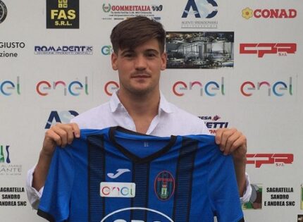 Luca Panico è un nuovo calciatore del Civitavecchia: “Arrivo in una squadra ricca di storia e tradizione”