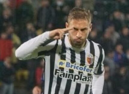 Umbro Italia, gol di prestigio: firmato l’accordo di sponsorship con il bomber della Serie B Federico Dionisi