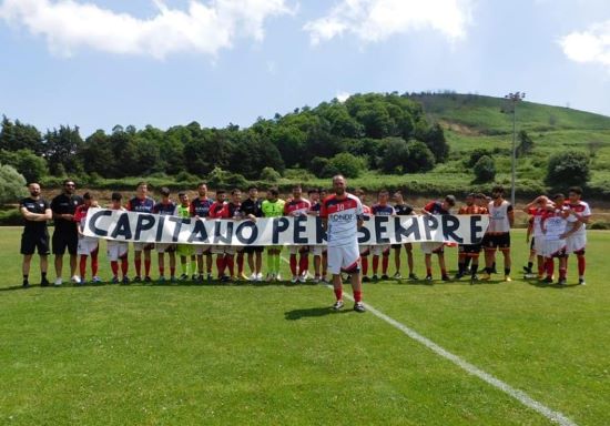 Rocca Priora, commozione per l’addio al calcio di Filiberto Trinca: “Mi sono passati davanti trent’anni di vita, impossibile trattenere le lacrime”