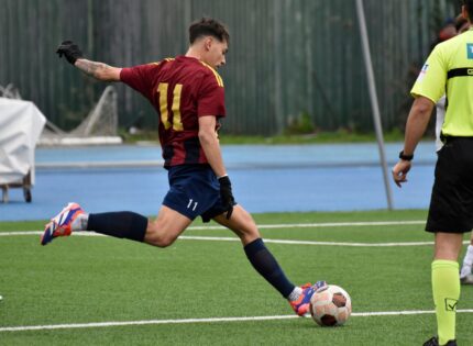 Mario Larosa lascia l’Academy Ladispoli: l’attaccante torna sul mercato