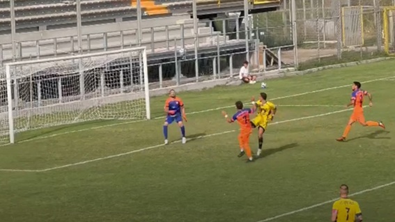 La Viterbese vince all’inglese il big match con il Roma City rimasto in inferiorità numerica per 45′