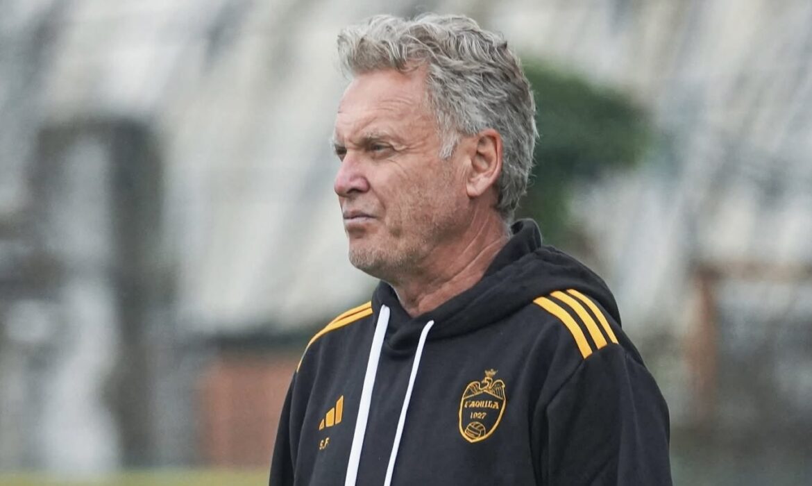 L’Aquila, esonerato mister Sandro Pochesci