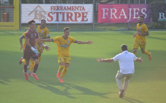 Albalonga, l’argentino Casari: “Grande dimostrazione di forza di gruppo contro il Cassino. Oggi a Notaresco per onorare la Coppa Italia”