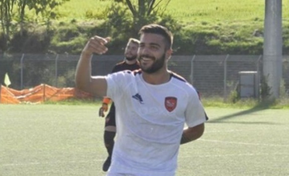 Capitan Francesco Manoni saluta Terracina e firma con la Viterbese