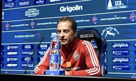 Caos a L’Aquila, si dovrebbe essere dimesso mister Fucili e il calciatore Buchel allontanato ieri dall’allenamento